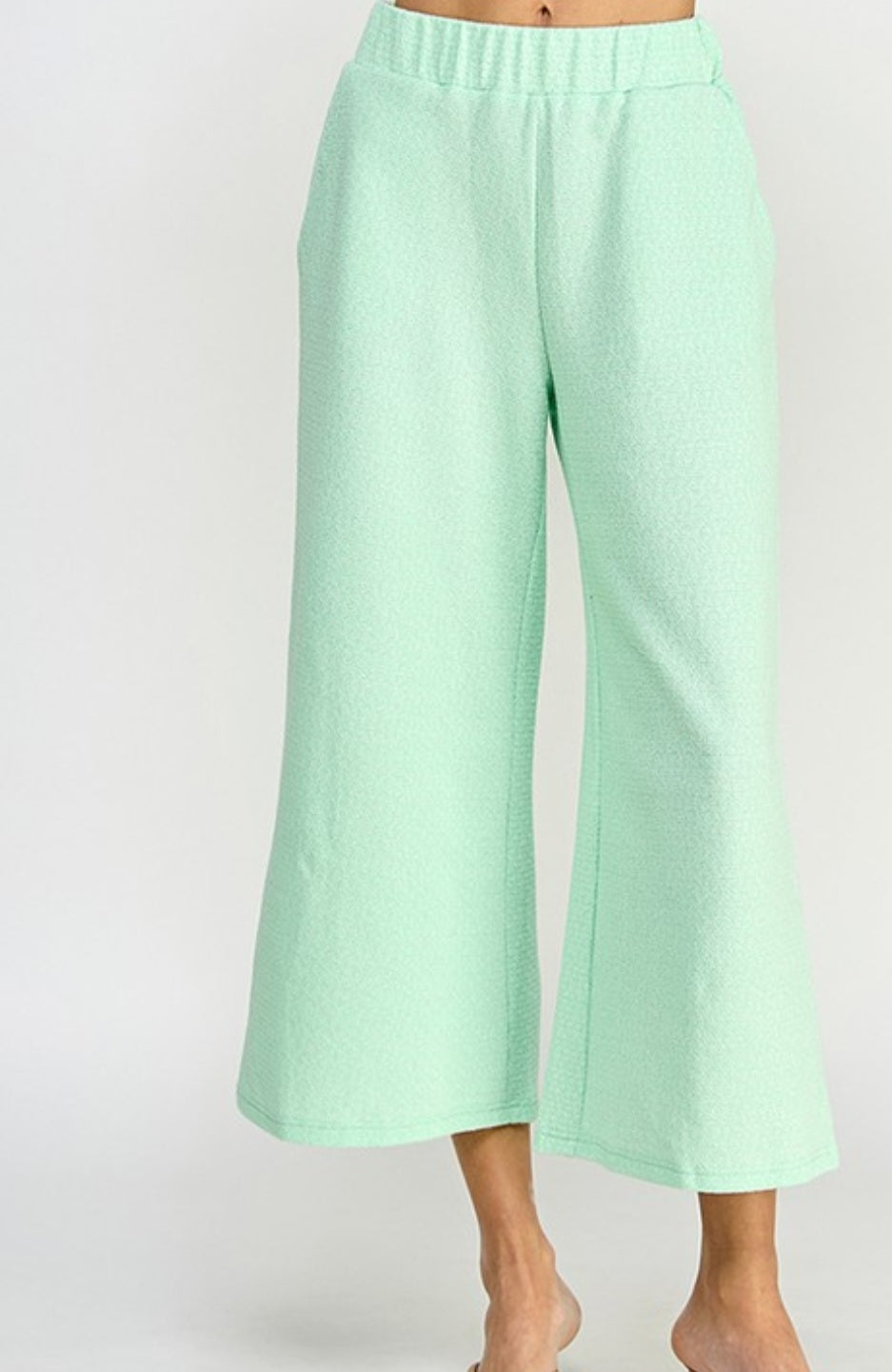 Metallic Textured Cropped Wide Pant