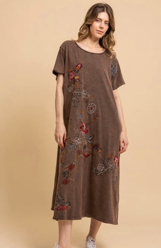 Maxi Dress with Embroidery Charcoal/Mocha