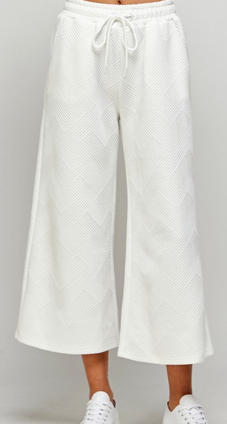 Cream Textured Wide Cropped Pant