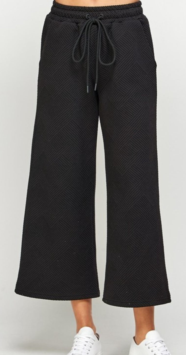 Black Textured Cropped Wide Leg Pant Curvy